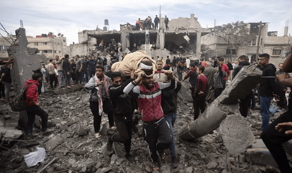 Gaza: Hamas acusa Israel de matar mais de 100 durante distribuição de&nbsp;comida