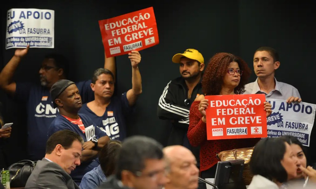 Servidores federais de educação iniciam greve na&nbsp;quarta-feira