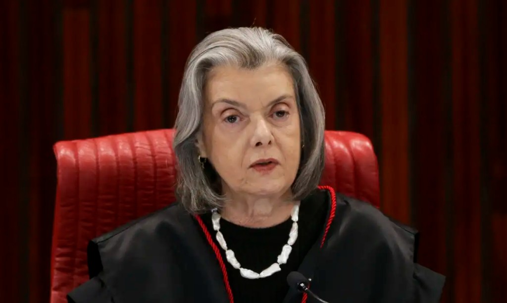 Cármen Lúcia diz que decisão judicial não pode ser&nbsp;descumprida