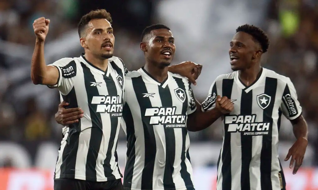 Botafogo supera Vitória para abrir vantagem na Copa do&nbsp;Brasil