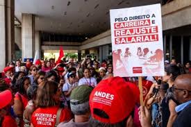 Greve: professores de universidades se dividem sobre aceitar&nbsp;proposta