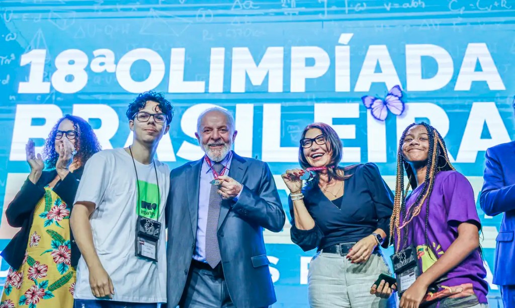 Lula defende educação e lança programa Mais Ciência na&nbsp;Escola