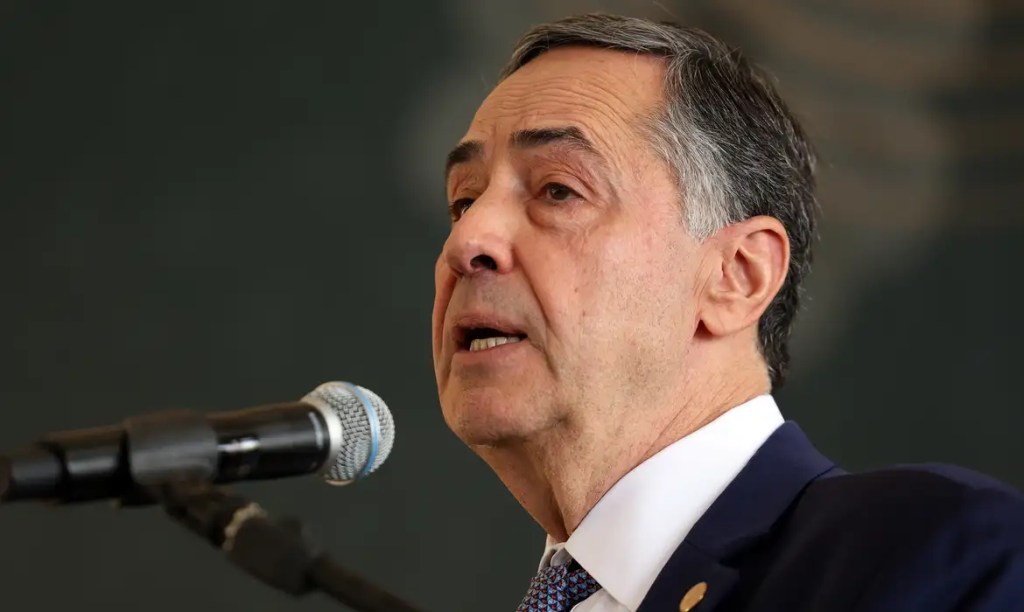 Ministro Barroso diz que reunião equacionou impasse sobre&nbsp;emendas