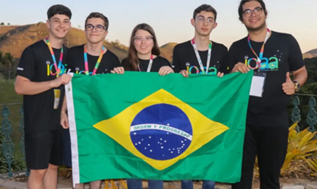 Brasileiros são medalhistas em olimpíada internacional de&nbsp;astronomia