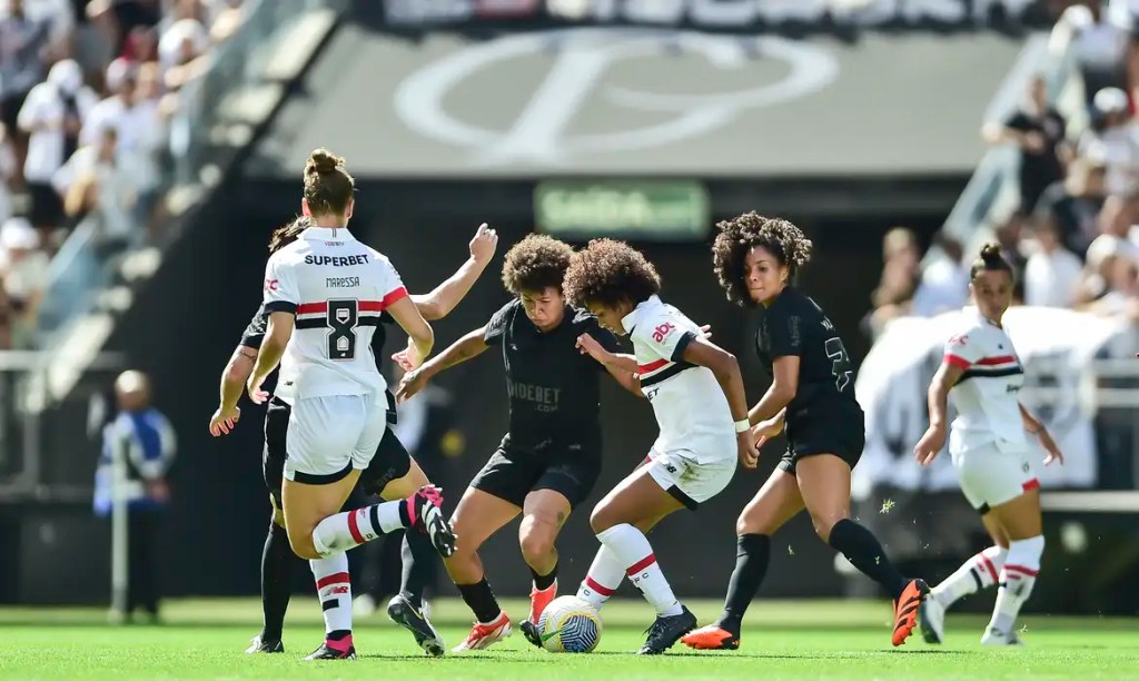 São Paulo e Corinthians chegam à final do Brasileiro&nbsp;Feminino