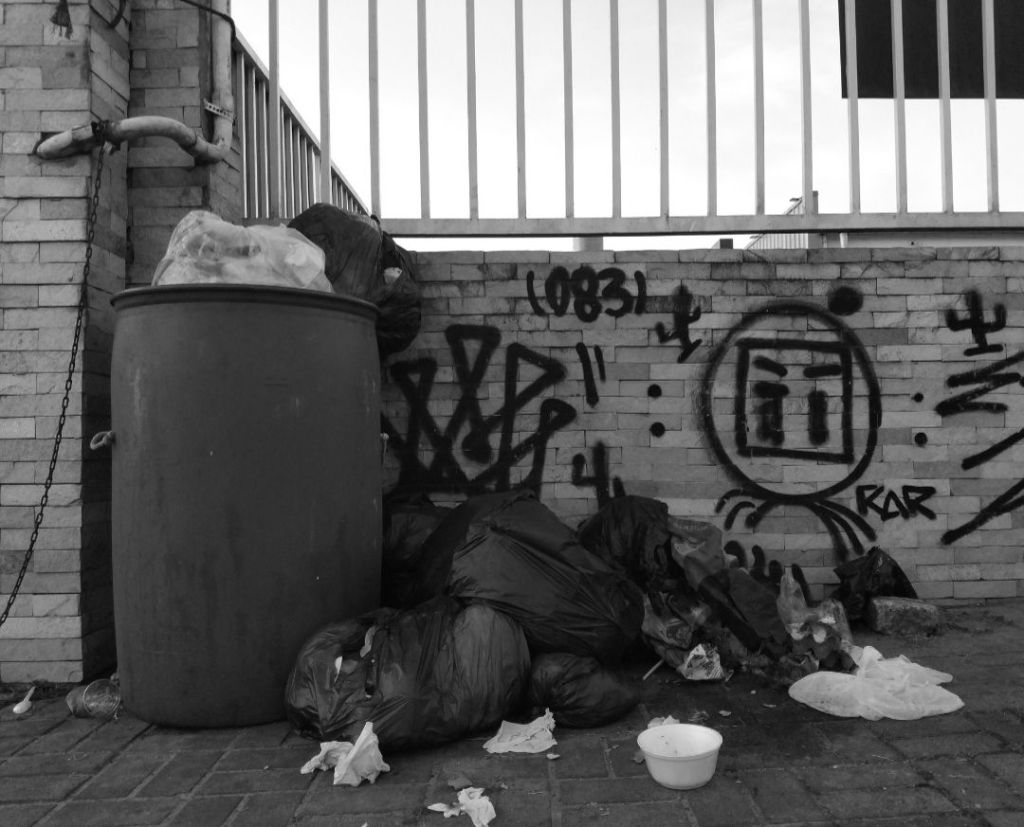 Pensamentos intrusivos de balde de lixo – Eudivan&nbsp;Junior