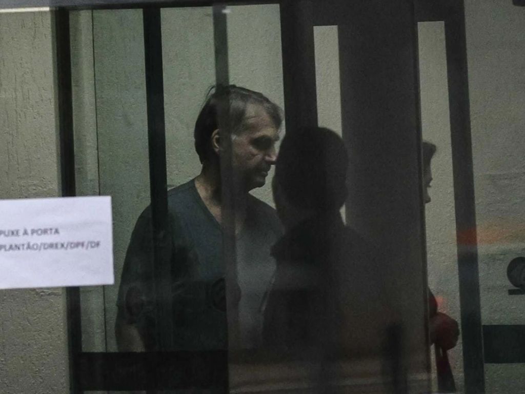 Cai o mito: Bolsonaro é detido e o país vira&nbsp;página